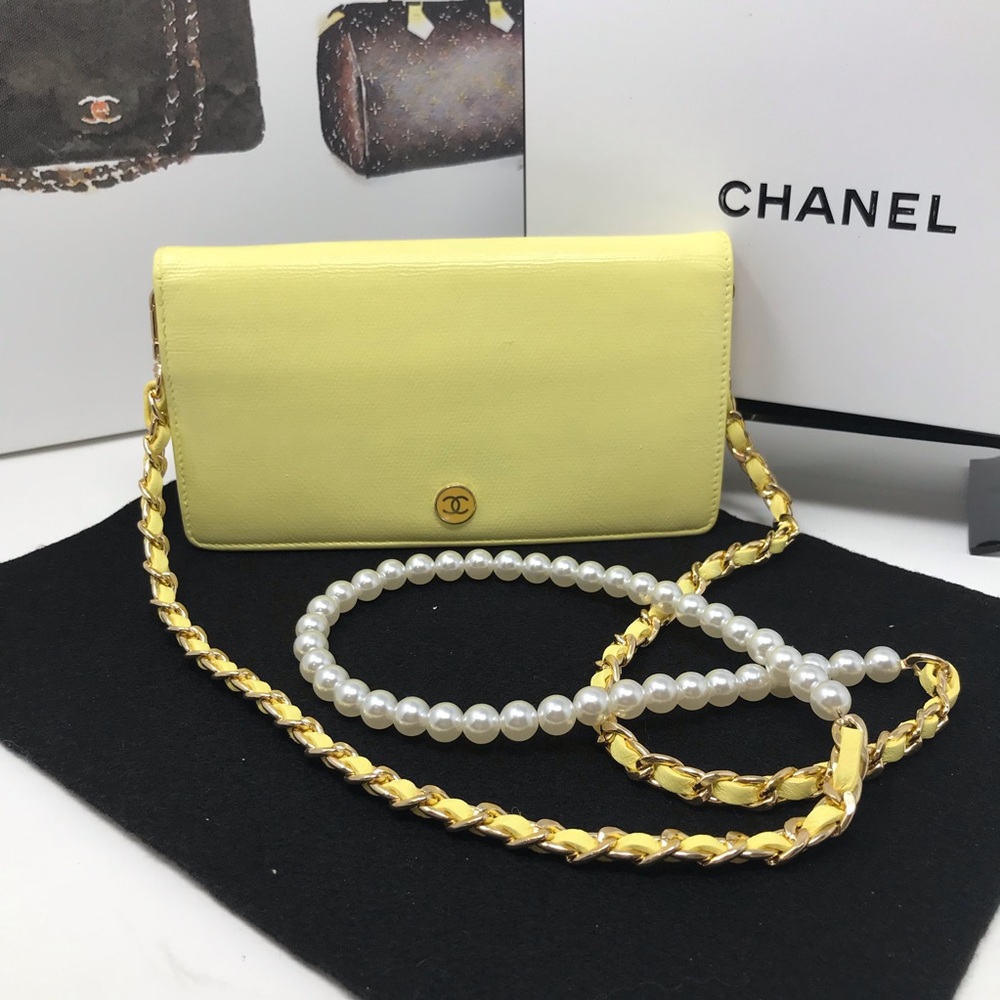 Chanel Bifold Wallet & Optional Crossbody bag - Picture 14 of 16